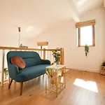 Away From - Modern & Cozy Near Vibrant Unirii Area Apartament Bucureşti