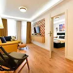 Away From - Modern & Cozy Near Vibrant Unirii Area Apartament *