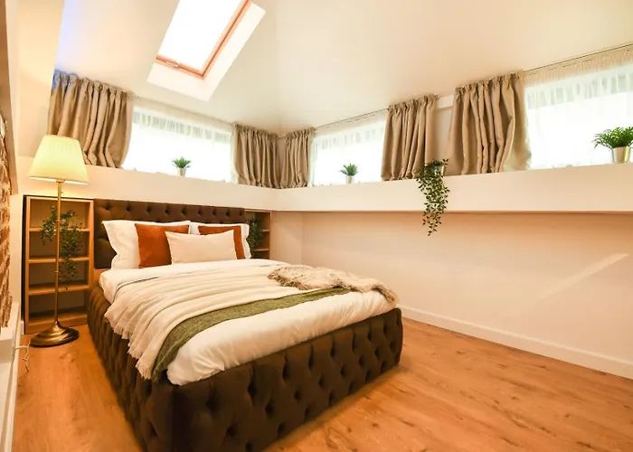 Away From - Modern&cozy Near Vibrant Unirii Area Apartament