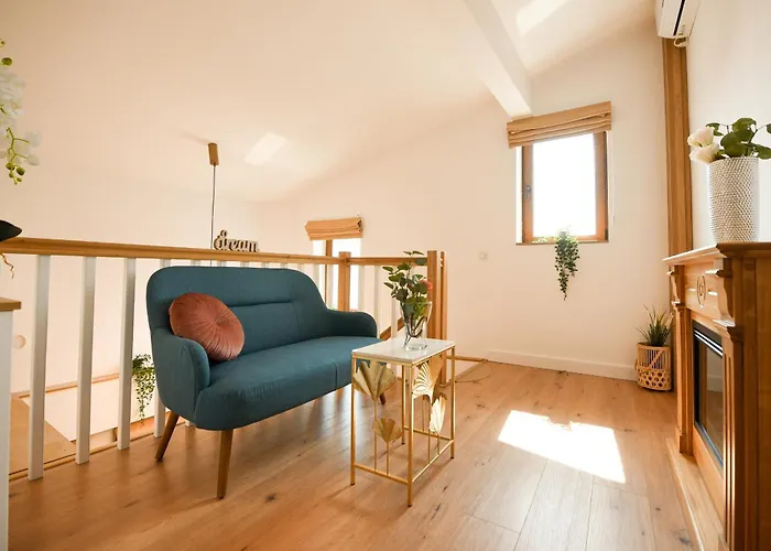 Away From - Modern&cozy Near Vibrant Unirii Area Apartament Bukareszt