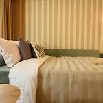 Apartment Away From - Modern & Cozy Near Vibrant Unirii Area