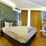 Away From - Modern & Cozy Near Vibrant Unirii Area Bucharest