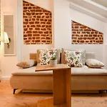 Away From - Modern & Cozy Near Vibrant Unirii Area