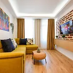 Away From - Modern & Cozy Near Vibrant Unirii Area Apartment