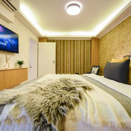 Away From - Modern & Cozy Near Vibrant Unirii Area *