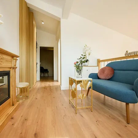 Away From - Modern & Cozy Near Vibrant Unirii Area *