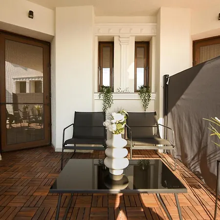 Away From - Modern & Cozy Near Vibrant Unirii Area Apartment *