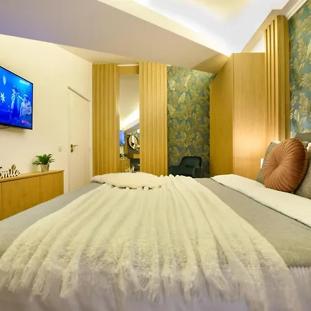 Away From - Modern & Cozy Near Vibrant Unirii Area