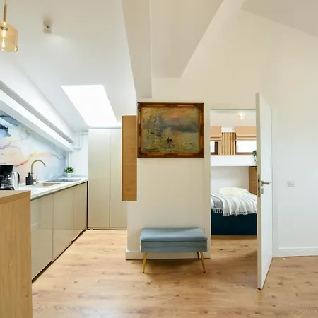 Away From - Modern & Cozy Near Vibrant Unirii Area Apartment