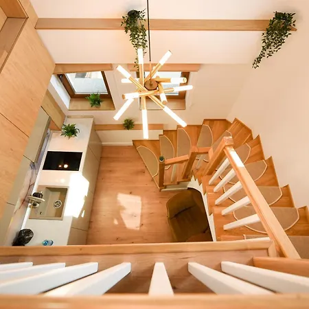 Apartment Away From - Modern & Cozy Near Vibrant Unirii Area