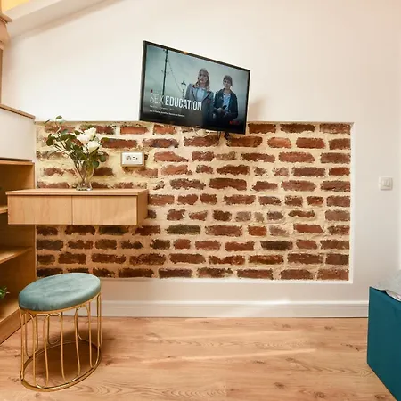 Away From - Modern & Cozy Near Vibrant Unirii Area Apartment Bucharest