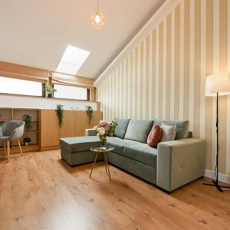 Away From - Modern & Cozy Near Vibrant Unirii Area Bukarest