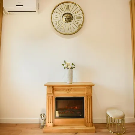 Away From - Modern & Cozy Near Vibrant Unirii Area Apartment *