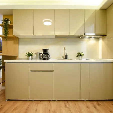 Away From - Modern & Cozy Near Vibrant Unirii Area Apartment *