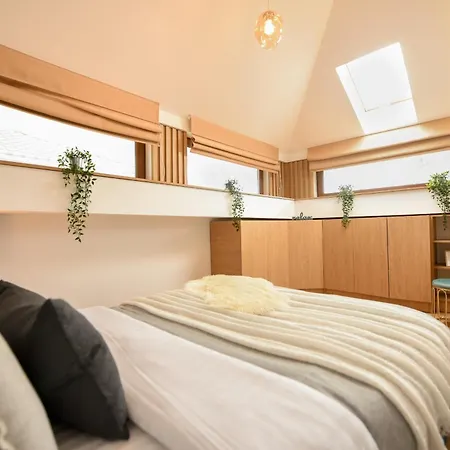 Away From - Modern & Cozy Near Vibrant Unirii Area Bucharest