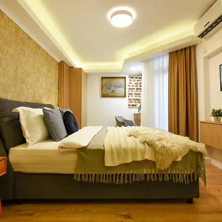 Away From - Modern & Cozy Near Vibrant Unirii Area