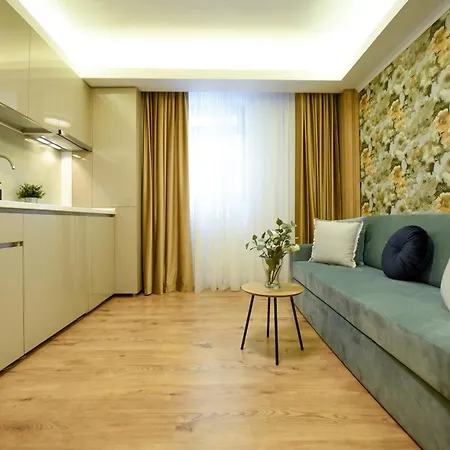 Apartment Away From - Modern & Cozy Near Vibrant Unirii Area