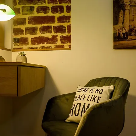 Away From - Modern & Cozy Near Vibrant Unirii Area Apartment