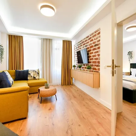 Away From - Modern & Cozy Near Vibrant Unirii Area Апартаменти