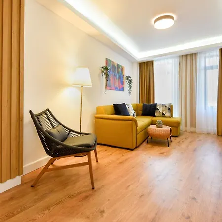 Lägenhet Away From - Modern & Cozy Near Vibrant Unirii Area Bukarest