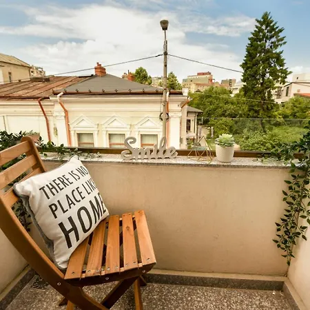 Apartament Away From - Modern & Cozy Near Vibrant Unirii Area *