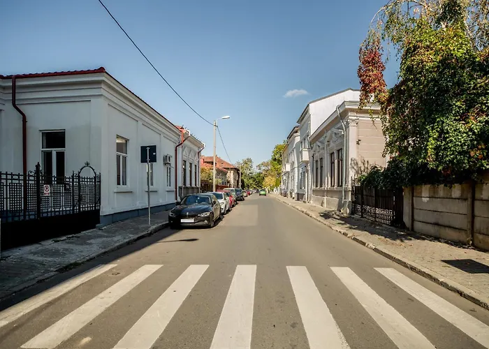 Away From - Modern & Cozy Near Vibrant Unirii Area Daire *