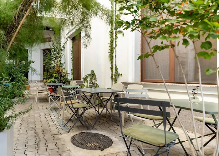 Away From - Modern & Cozy Near Vibrant Unirii Area *