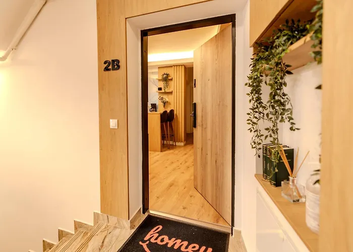 Away From - Modern & Cozy Near Vibrant Unirii Area *