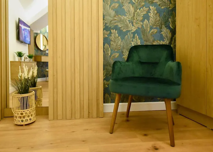 Away From - Modern & Cozy Near Vibrant Unirii Area شقة