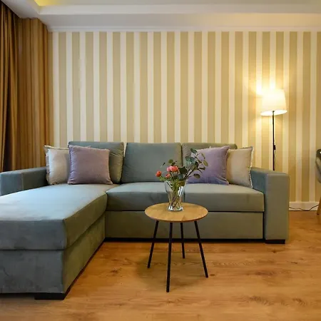 Apartment Away From - Modern & Cozy Near Vibrant Unirii Area